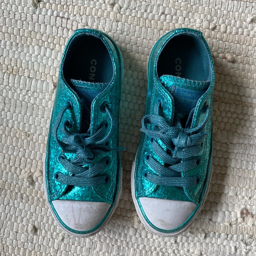 Kids size 11 sparkly Converse Low tops